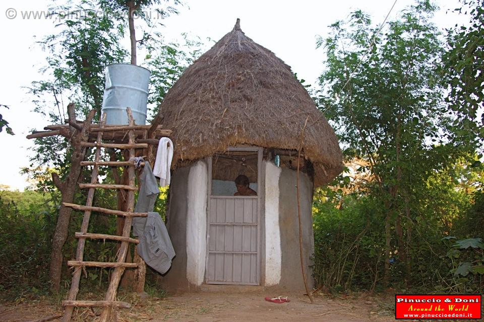 Ethiopia - Turni - Camping site - 08 - Shower.jpg